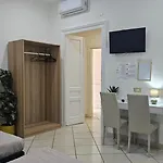 Centro בית הארחה 4*