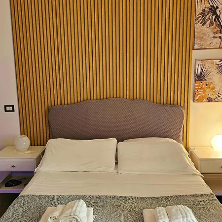 Room&jacuzzi 2* Nápoles