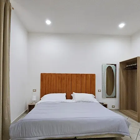 Room&jacuzzi 2* Nápoles
