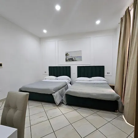 Room&jacuzzi 2* Nápoles