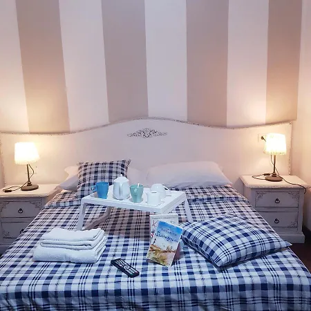 Room&jacuzzi Гостевой дом Неаполь