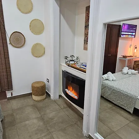 Room&jacuzzi Гостевой дом Неаполь