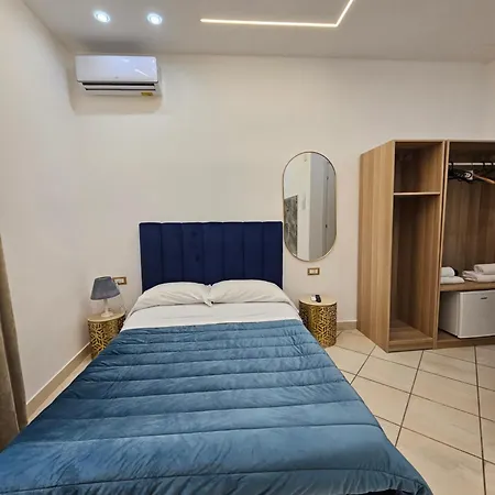 Room&jacuzzi Гостевой дом Неаполь