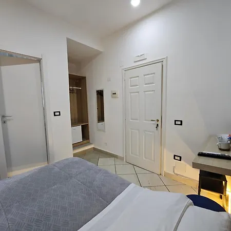 Room&jacuzzi Гостевой дом Неаполь