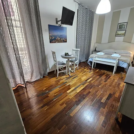Room&jacuzzi Гостевой дом